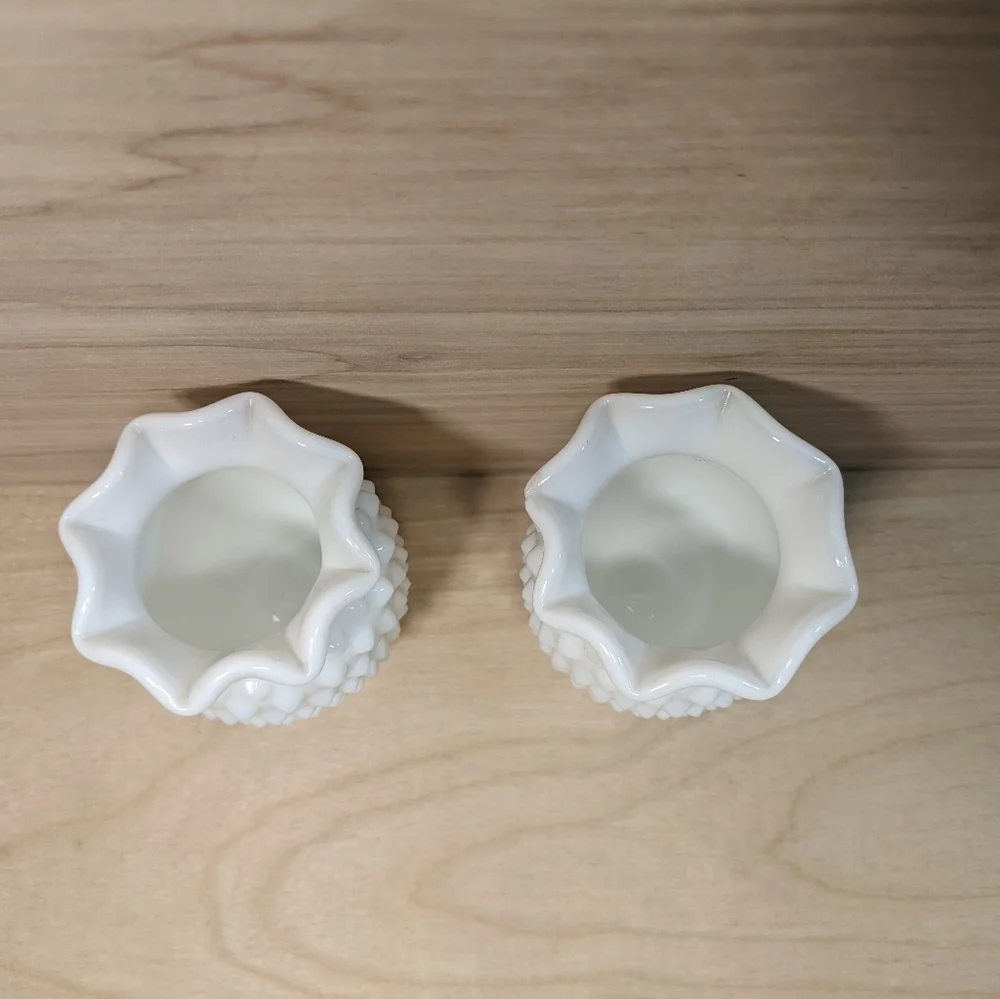 2 *flawed Vintage Fenton Hobnail Milk Glass 3 1/2" Mini Bud Vases - Picture 3 of 9